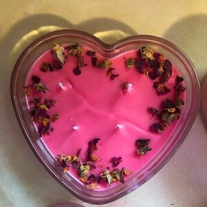 Soywax Mothers Day Candle Heart Shaped 18oz